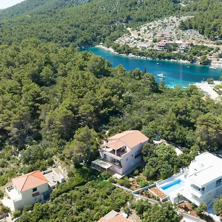 Awesome In Blato With Sauna بيت للعطل