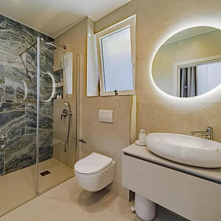 Awesome In Blato With Sauna بيت للعطل